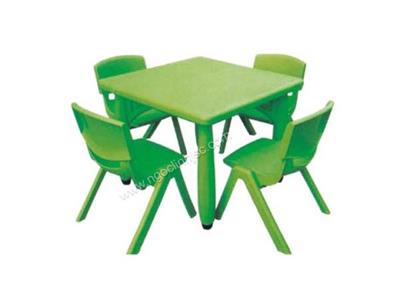 Bàn đúc nhựa nhập khẩu hình vuông